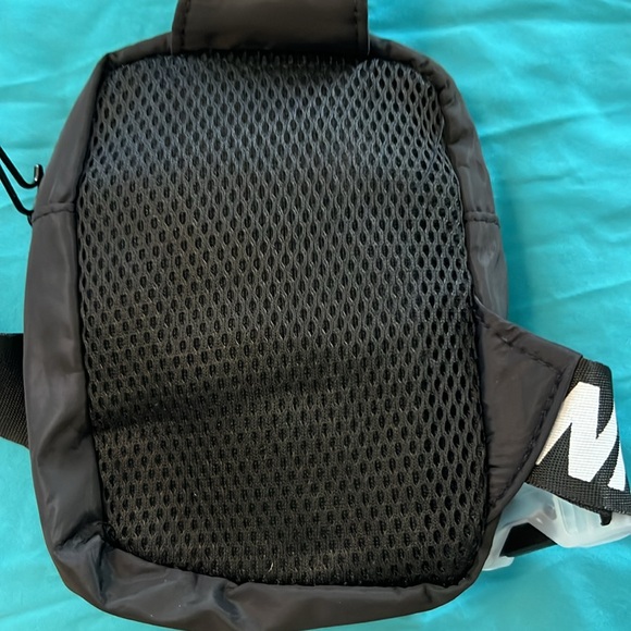 🔥Nike Black Belt Bag with Logo Strap - Picture 4 of 6